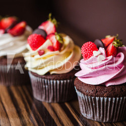 Cupcakes with strawberries and cream