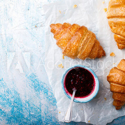croissants mit Marmelade