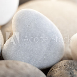 galets zen harmonieux coeur