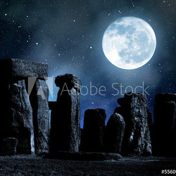 Denkmal in der Nacht