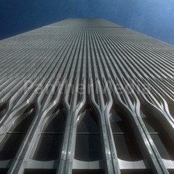blau sonne september manhatten unten vonunten nyc alt ny 911 blendend amerika wtc hell city leuchten lichterloh unterhalb sonnig worldtradecenter silber 11 strahlend schatten 9112001 usa heiter licht newyork leuchtend 9