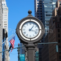 Manhatten Uhr
