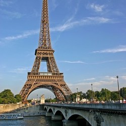 eiffel tower vi