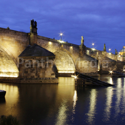 prague - the golden city,night karlsbrücke