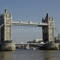tower bridge in london